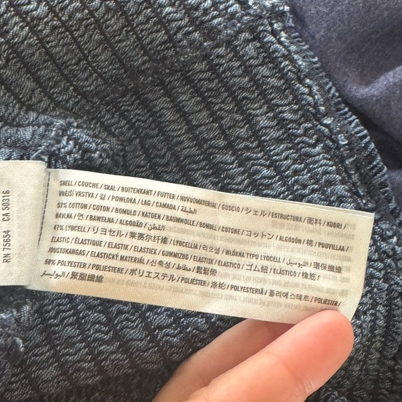 Abercrombie & Fitch Jean colored smocked crop top Size Large - Picture 5 of 5